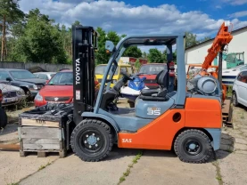 Навантажувач TOYOTA 02-8FGJF35