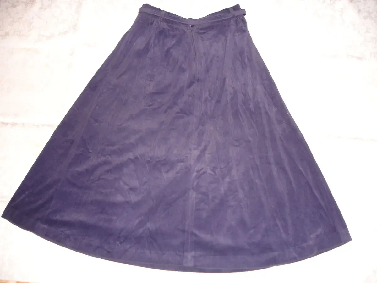 Юбка/СПІДНИЦЯ 44 р. фіолетова. ВЕЛЮРОВА, міді, з поясом. Бренд INES. 3