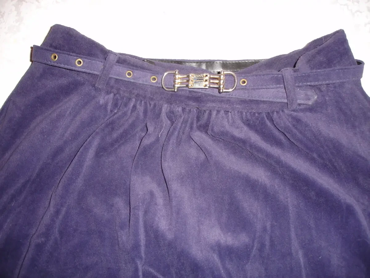 Юбка/СПІДНИЦЯ 44 р. фіолетова. ВЕЛЮРОВА, міді, з поясом. Бренд INES. 2