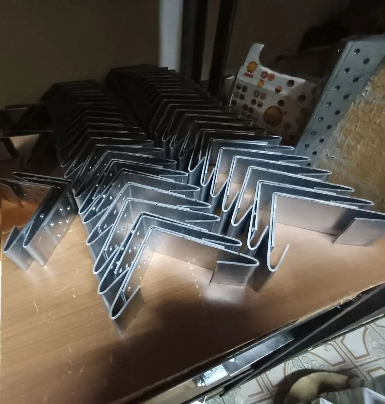 Кутник універсальний з ребром жорсткості 145×145×95 2,5 мм 7