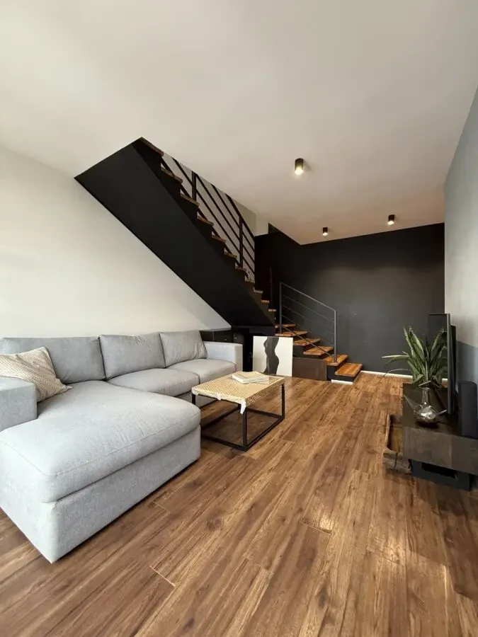 Продаж дворівневої квартири з панорамними вікнами 2