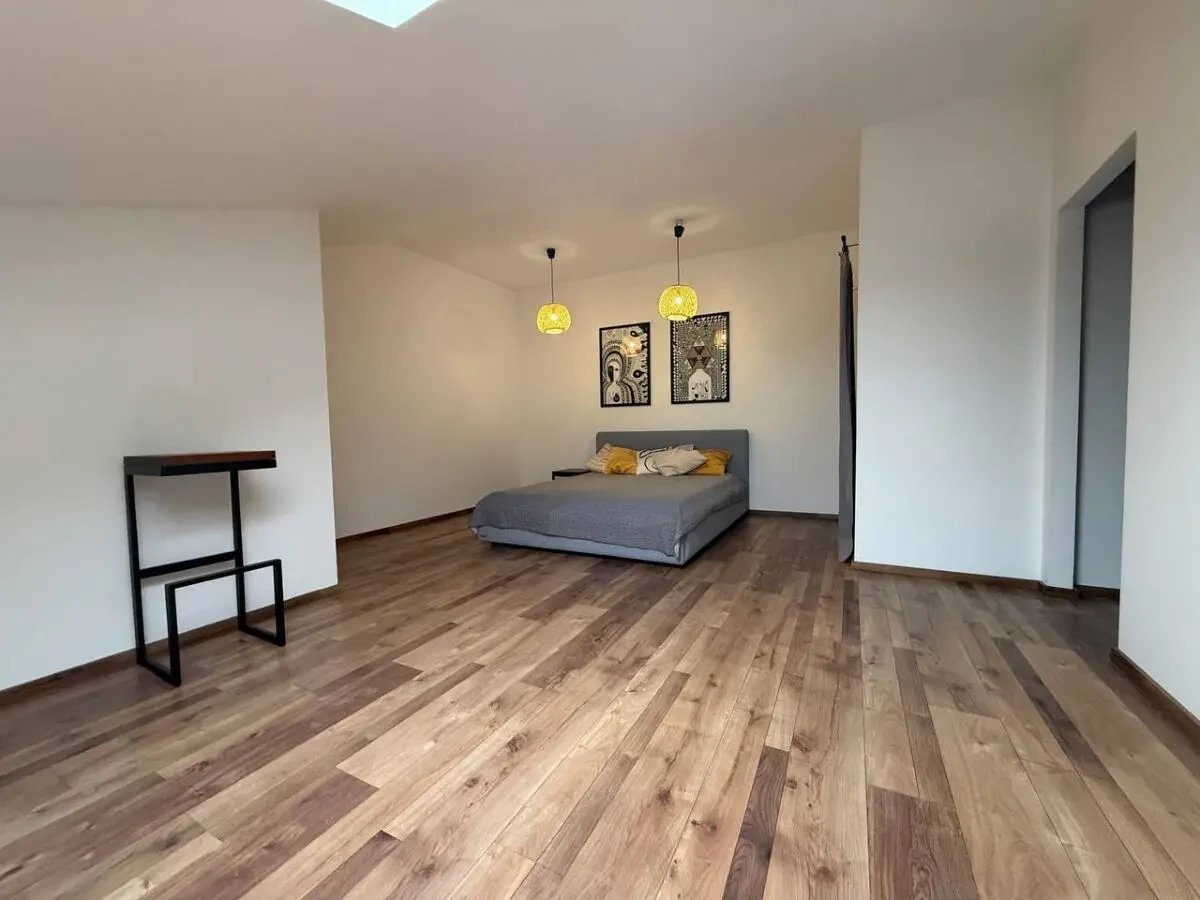 Продаж дворівневої квартири з панорамними вікнами 4