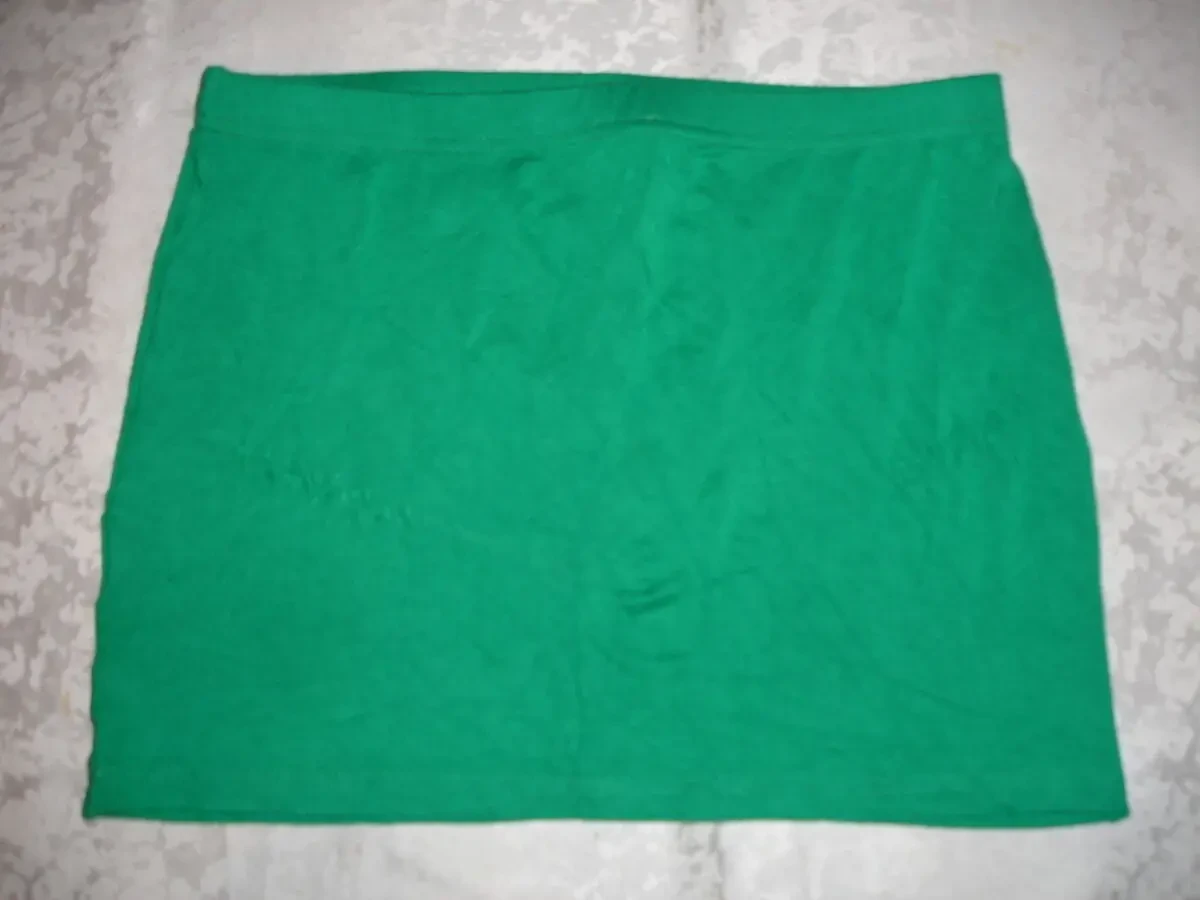 Юбка/СПІДНИЦЯ 12-ка. ЗЕЛЕНА. Бренд ASOS. Літня. Міні. МОЛОДІЖНА..