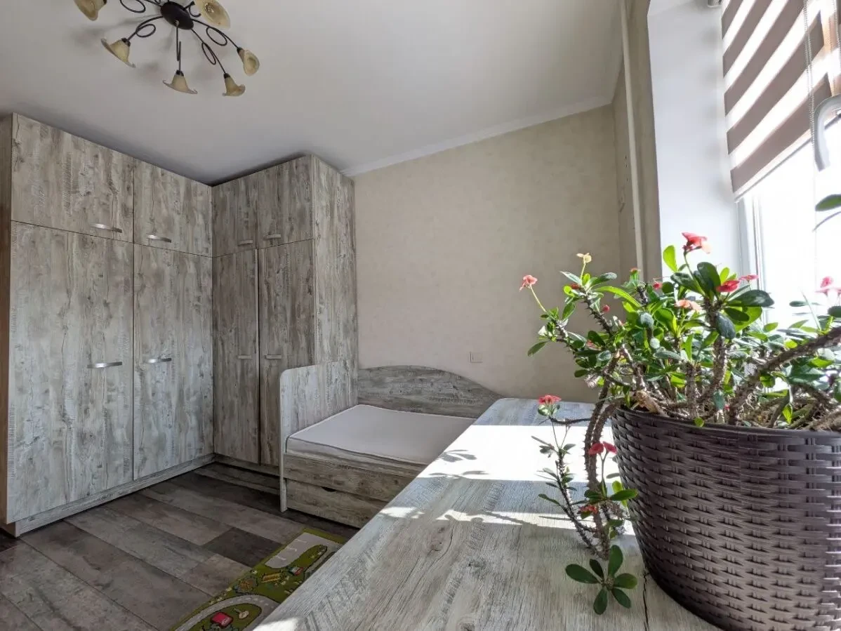 Продаж 2 кім. квартири з ремонтом 2