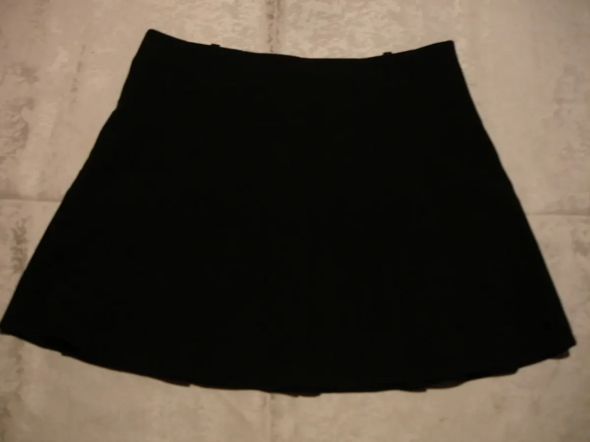 Юбки/СПІДНИЦІ М-ка В СКЛАДКУ. Міді. ЧОРНА і МАЛИНОВА. Стан НОВИХ. 6