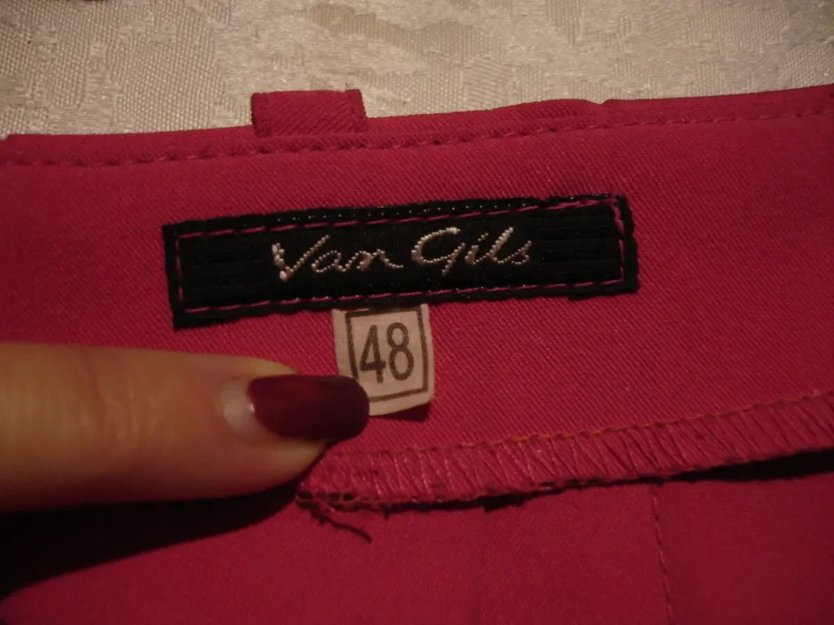 Юбки/СПІДНИЦІ М-ка В СКЛАДКУ. Міді. ЧОРНА і МАЛИНОВА. Стан НОВИХ. 3