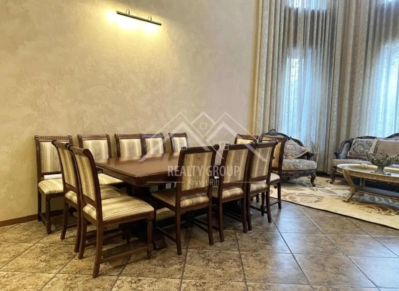 Продаж великого будинку на 95 кварталі 3