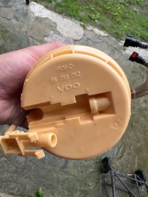 Насос паливний в бак Audi Q7 VDO оригінал 8E0