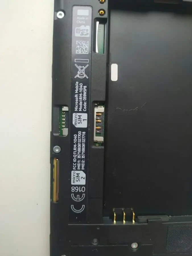 Телефон Lumia 730 (1040) 9