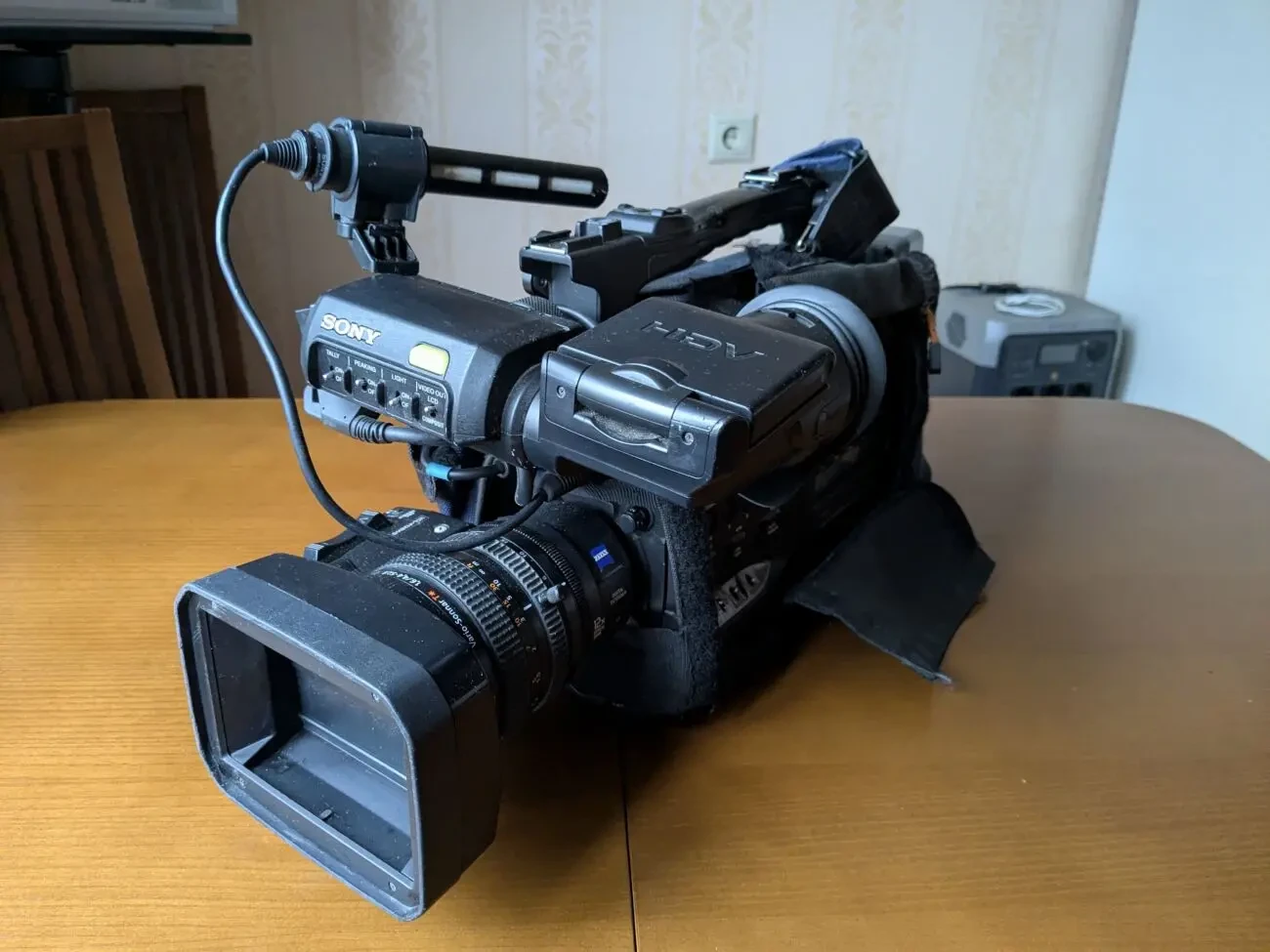 Видеокамера Sony HVR - S270E 2