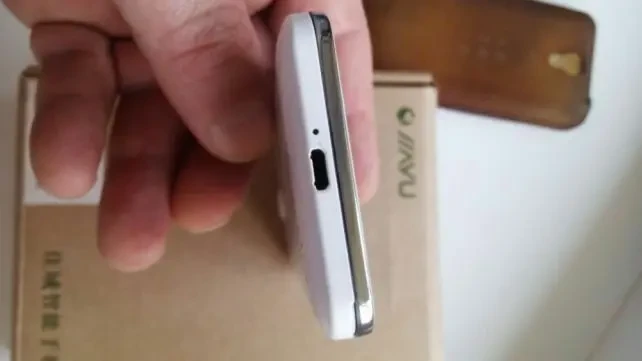 Julie Телефон 4