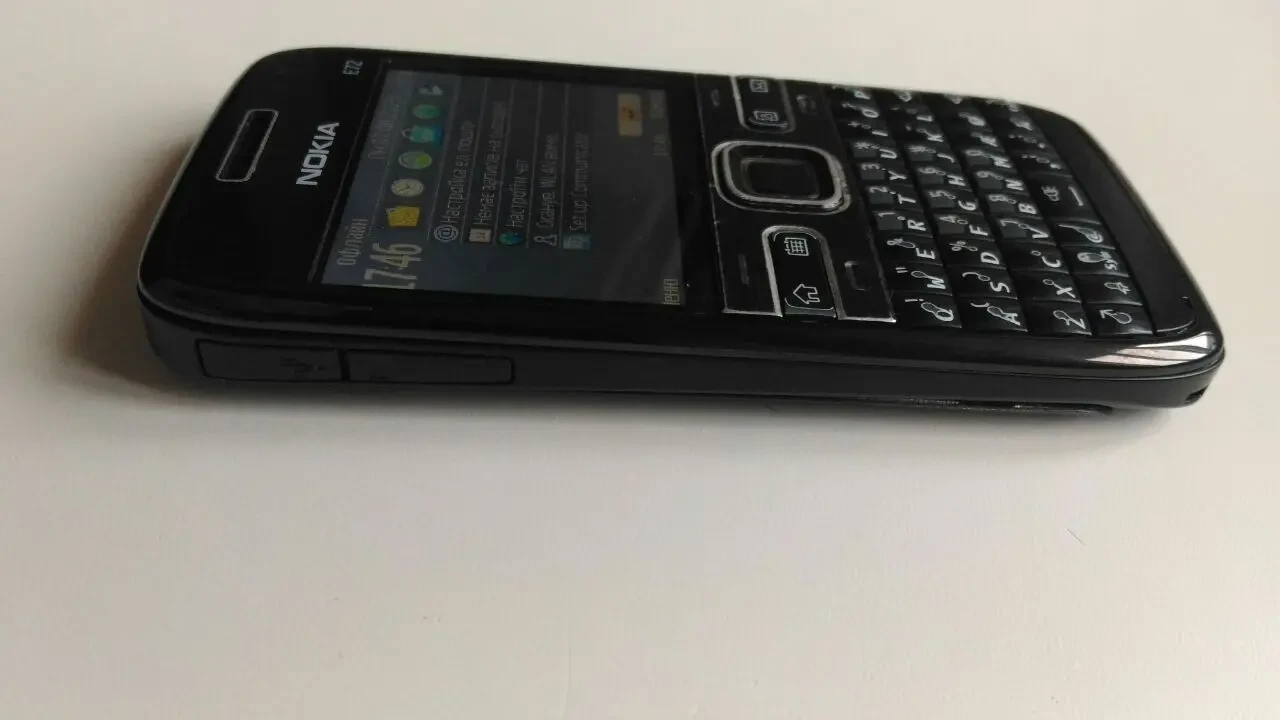 Nokia E72 Телефон 2