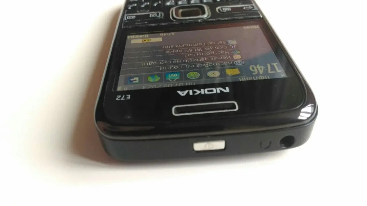 Nokia E72 Телефон 6