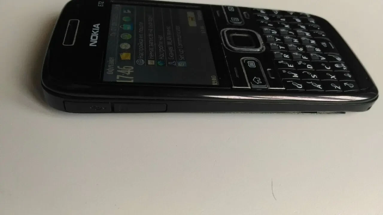 Nokia E72 Телефон 3