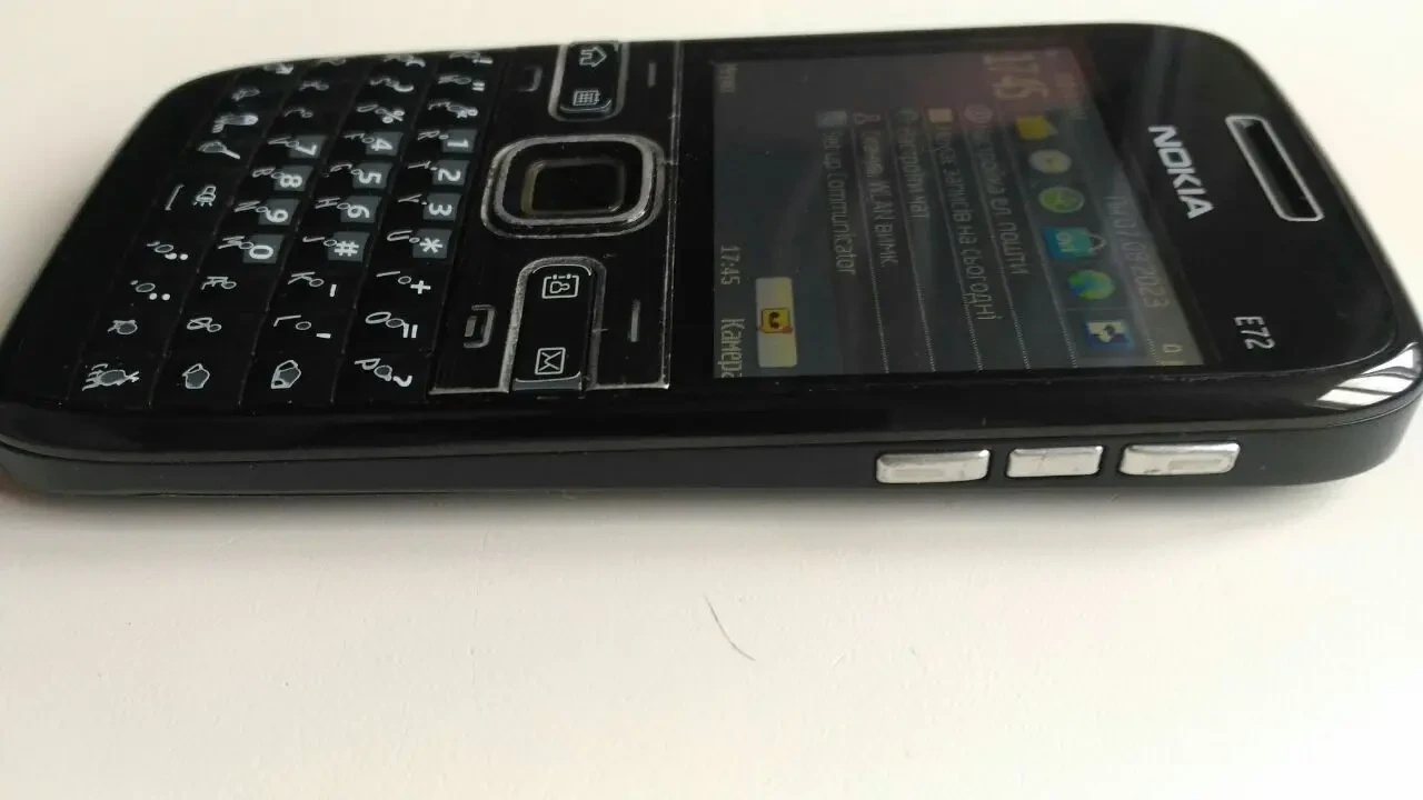 Nokia E72 Телефон 5