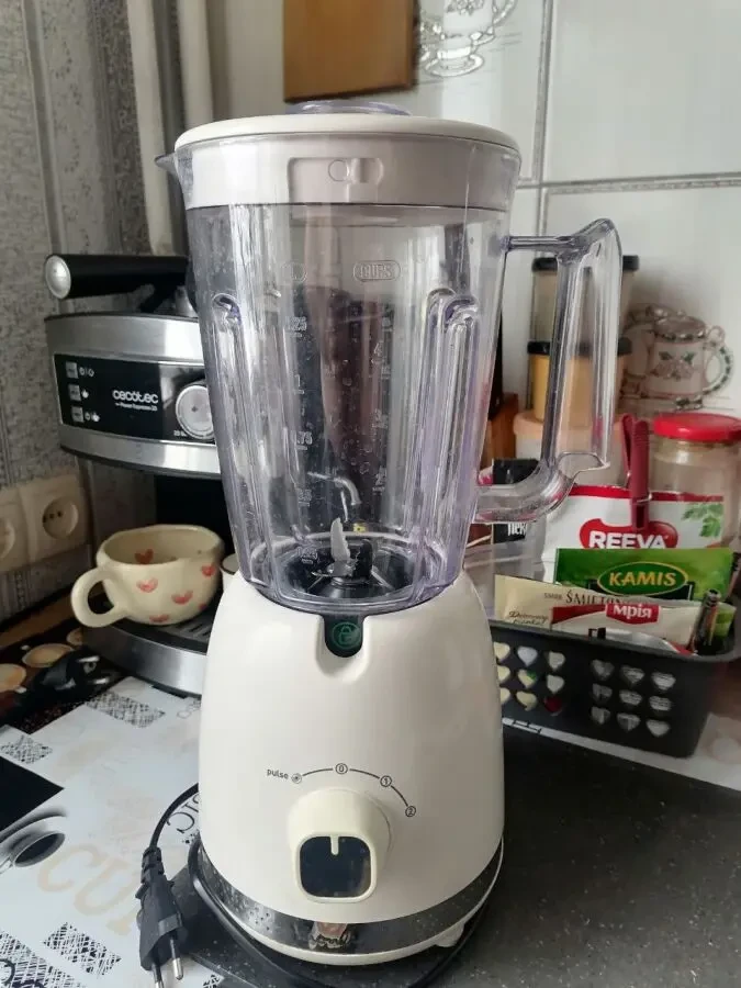 Продам блендер Moulinex Soleil LM355a10.