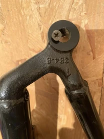 оригінальний передній нижній лівий важіль (ричаг)