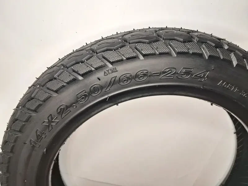 Шина 14 х 2,50 безкамерна 2
