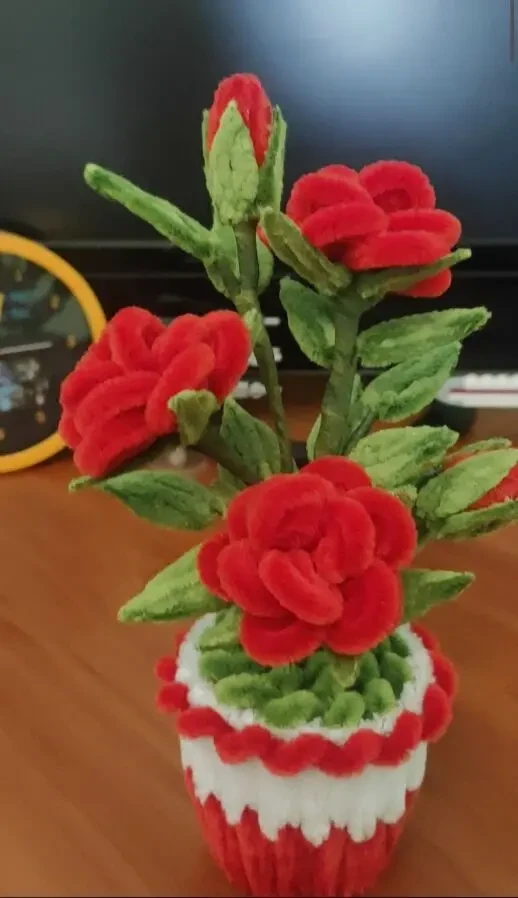 Пухнасті троянди ручної роботи 2