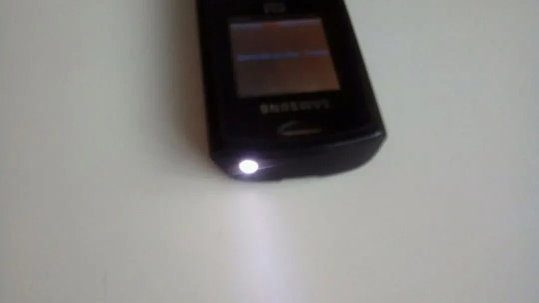 Samzung GT-1117T  Телефон 3