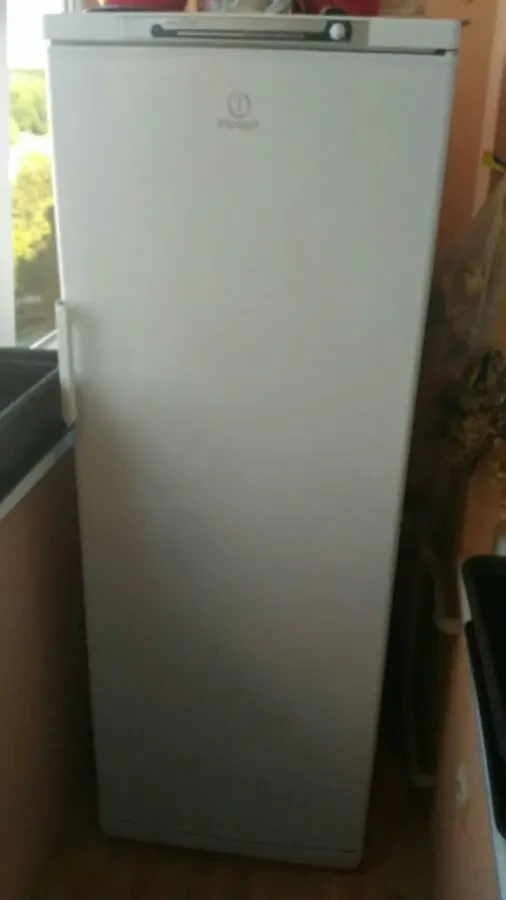 Морозильна камера Indesit 2