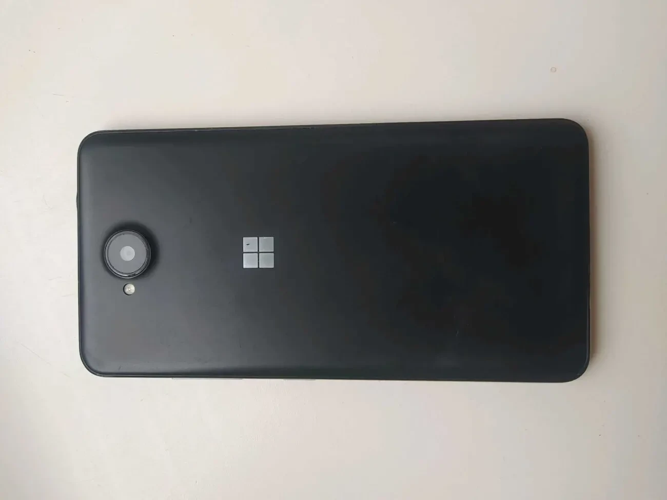 Телефон lumia maikrosoft 950xl 8