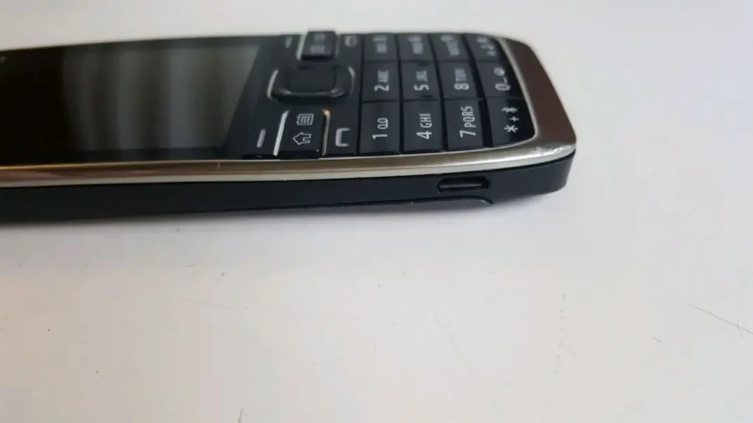 Nokia E52-1 3