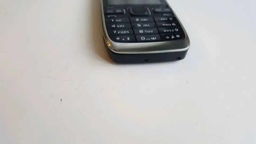 Nokia E52-1 4