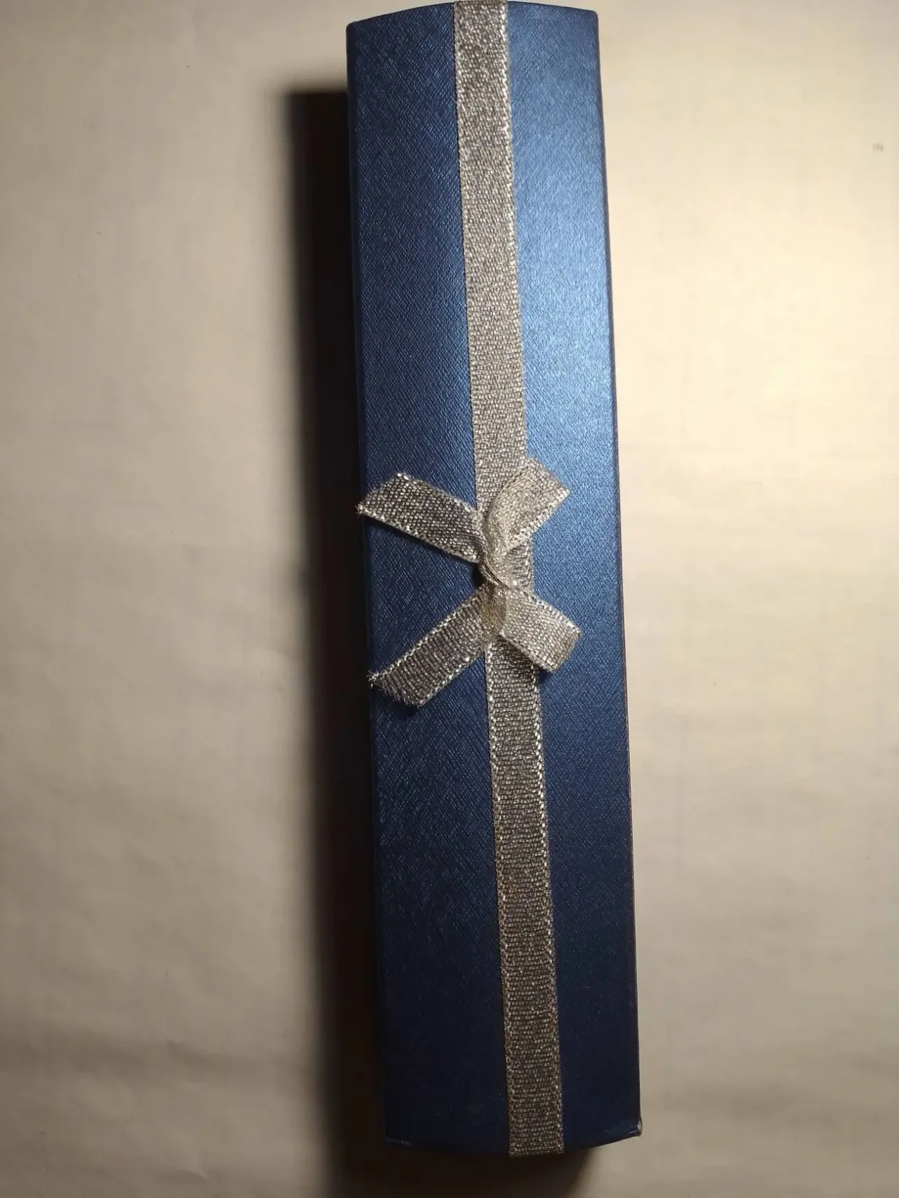 Для подарка синяя коробочка длинная подарочная упаковочная,  маленькая