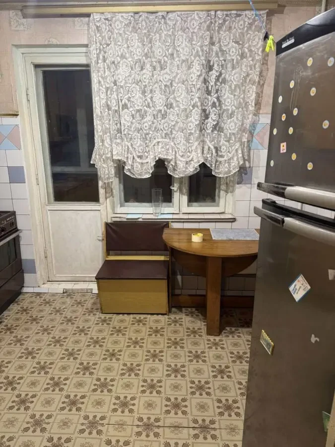 метро 7 хв., можна з тваринами, військовим,світло не вимикають, бойлер 3