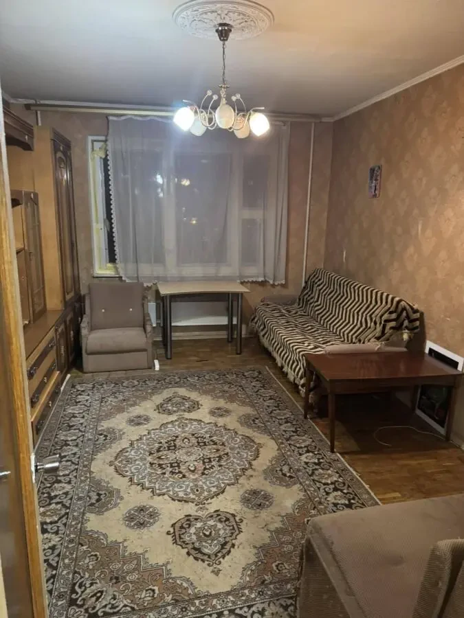 метро 7 хв., можна з тваринами, військовим,світло не вимикають, бойлер 8