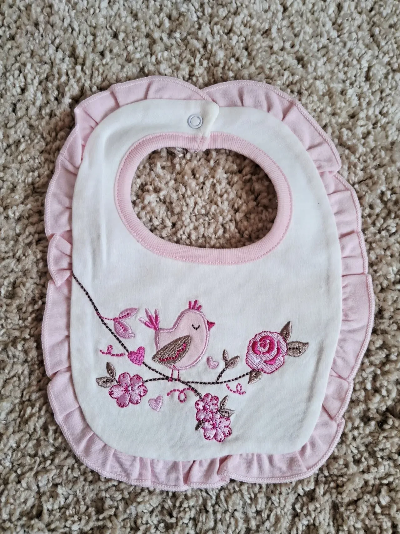 Слюнявчик на малышку 2