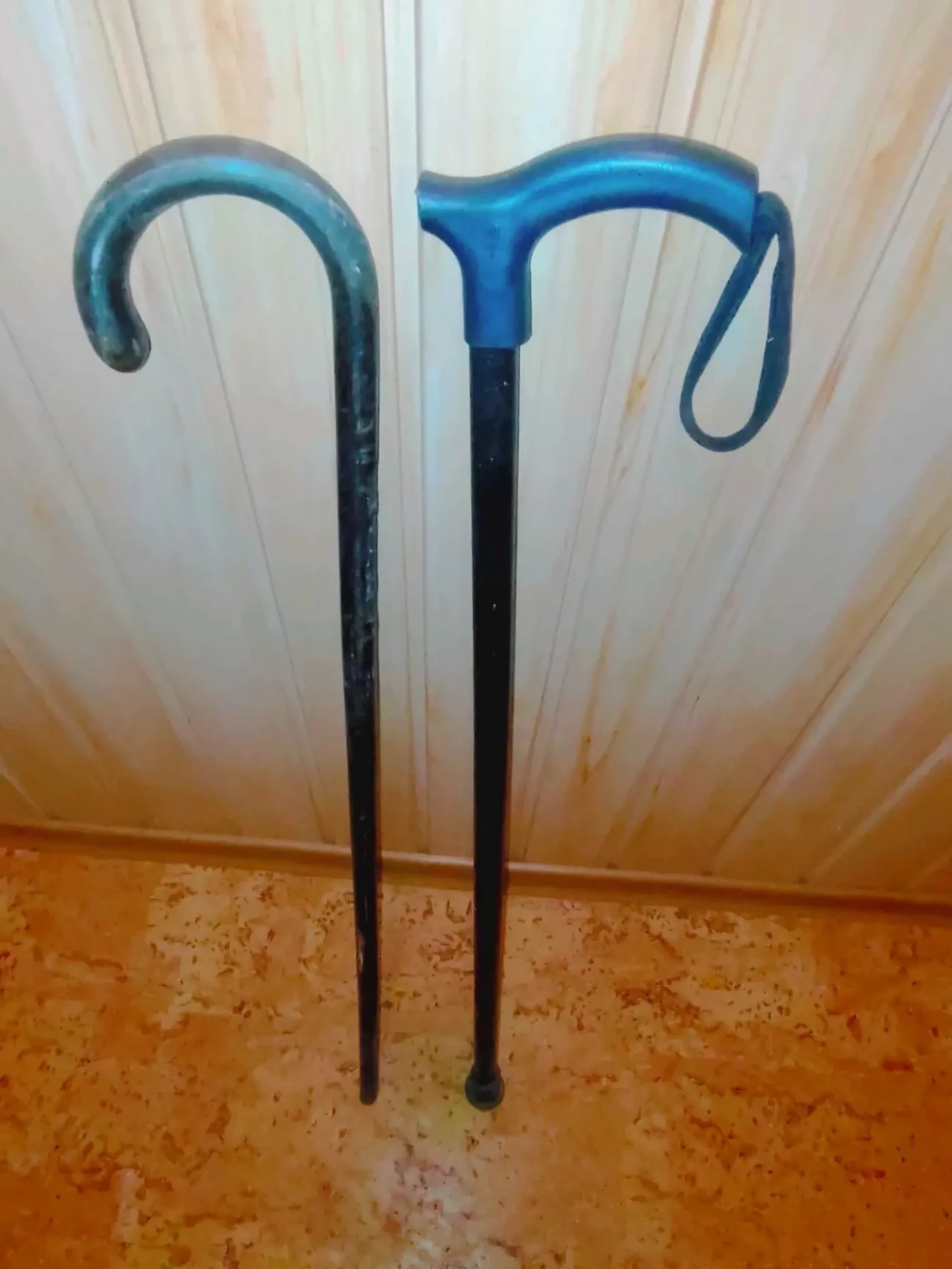 Палка трость третья нога