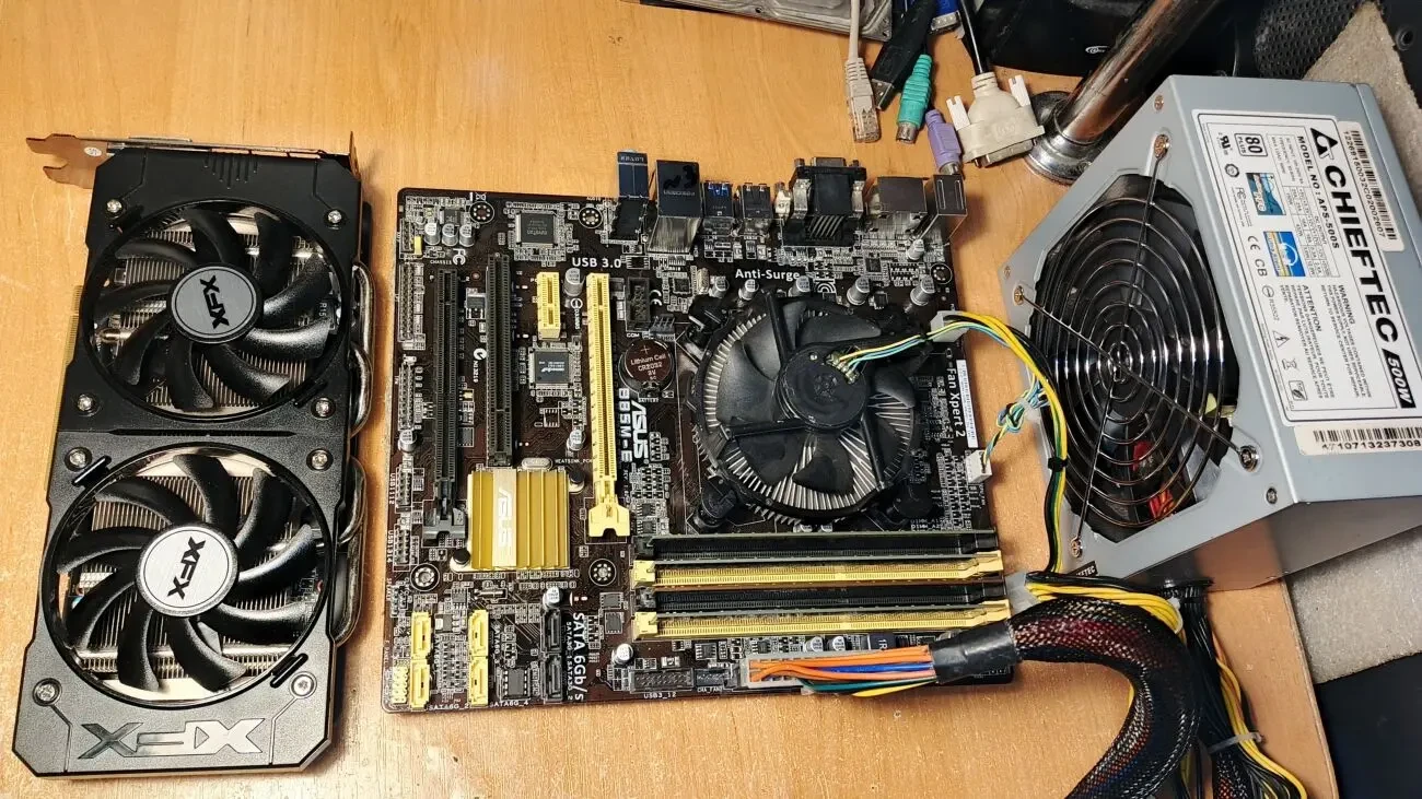 комплект ASUS B85M-E+E3 1220 V3+16Gb+Cooler+XFX R9 380X  4Gb+БП 500W