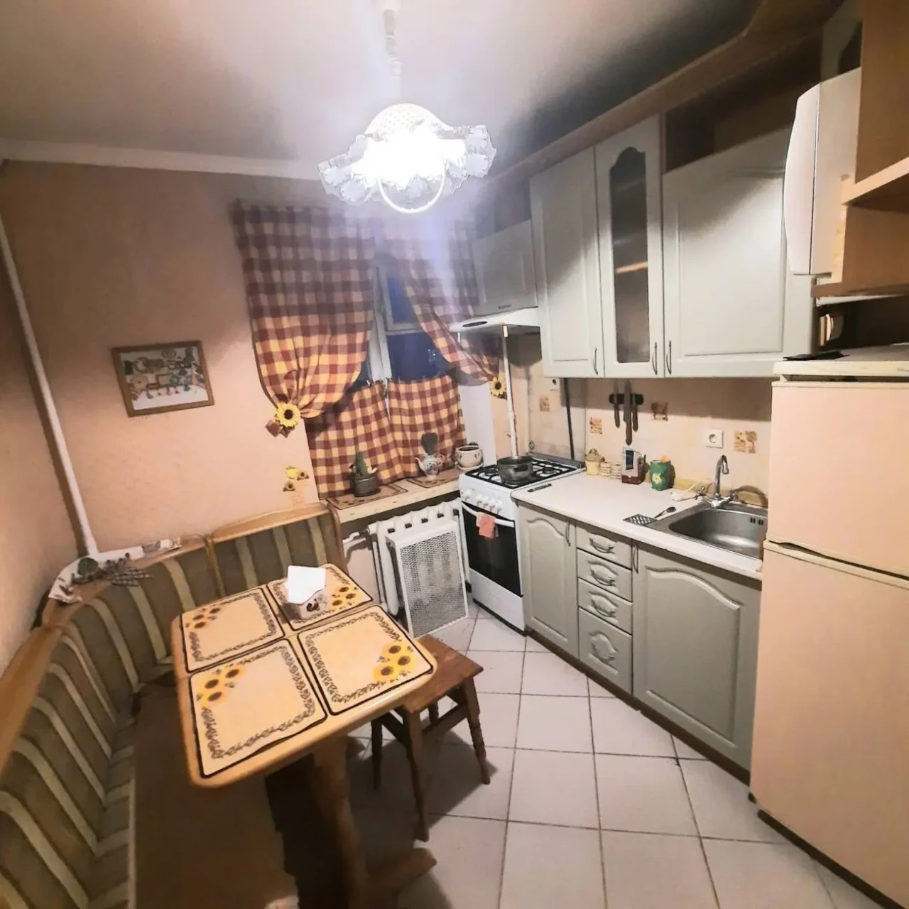 Затишна 1к метро Голосіївська, м. Васильківська. Світло є завжди 6