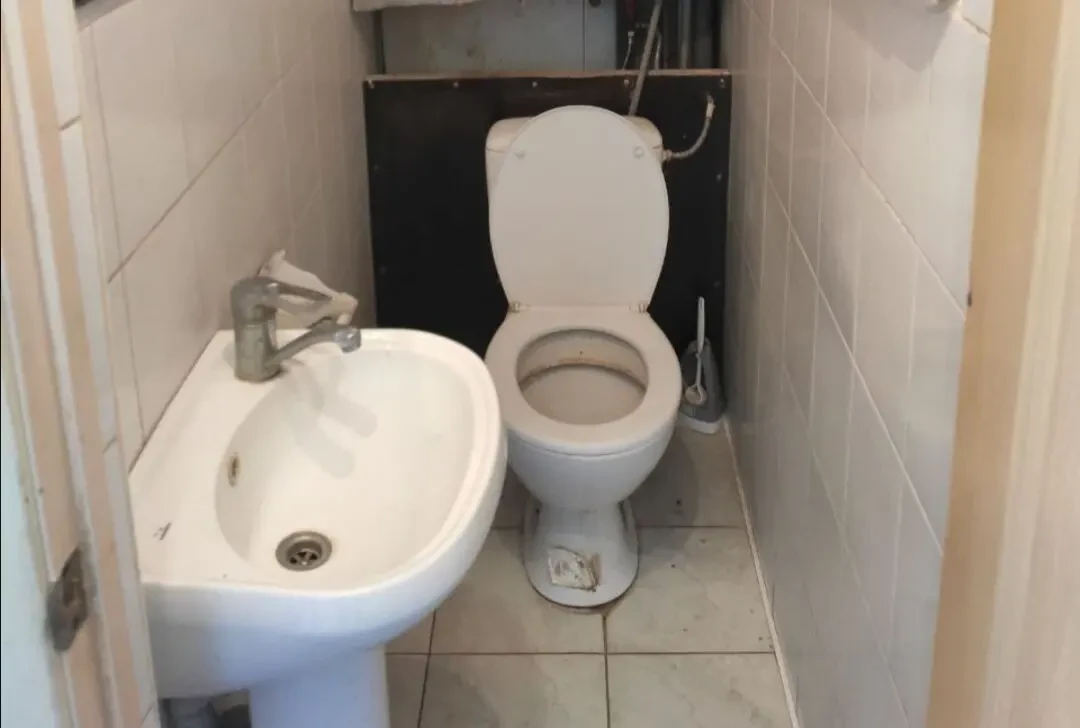 Здається кімната зі своїм санвузлом на короваєвих дачах. 3