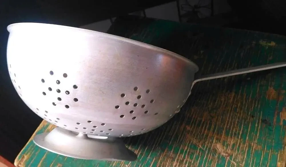 Друшляк дуршлаг сито прочный, удобный, на подставке, большой алюминий 7