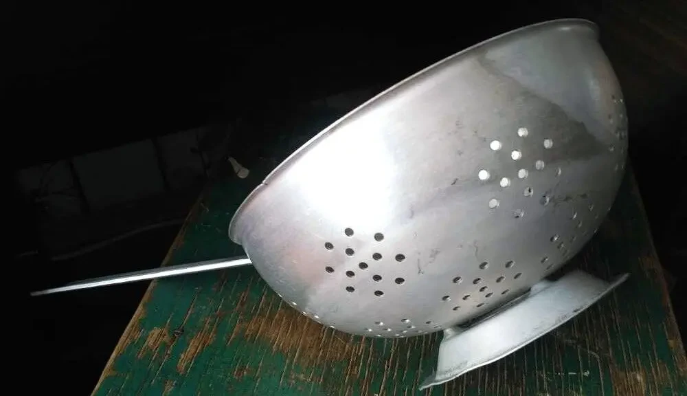 Друшляк дуршлаг сито прочный, удобный, на подставке, большой алюминий