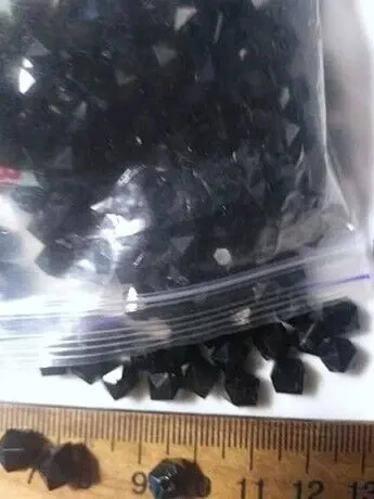 Бусы Бусины черные кубики с гранями, с угольным блеском 3