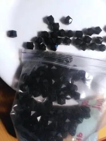 Бусы Бусины черные кубики с гранями, с угольным блеском 4