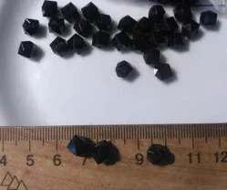 Бусы Бусины черные кубики с гранями, с угольным блеском