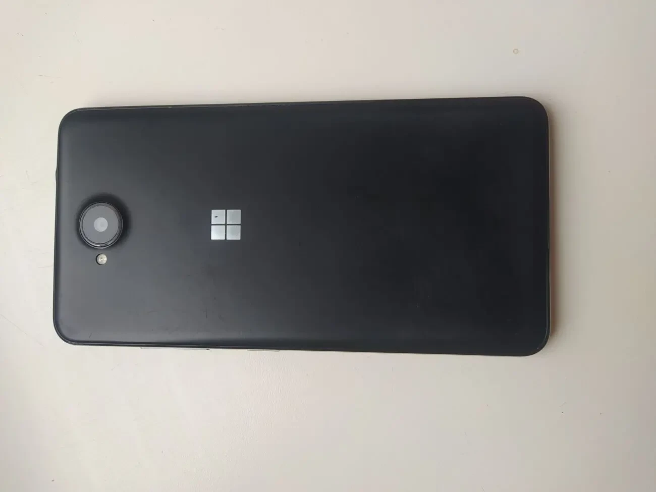 Microsoft Lumia 650XL 10