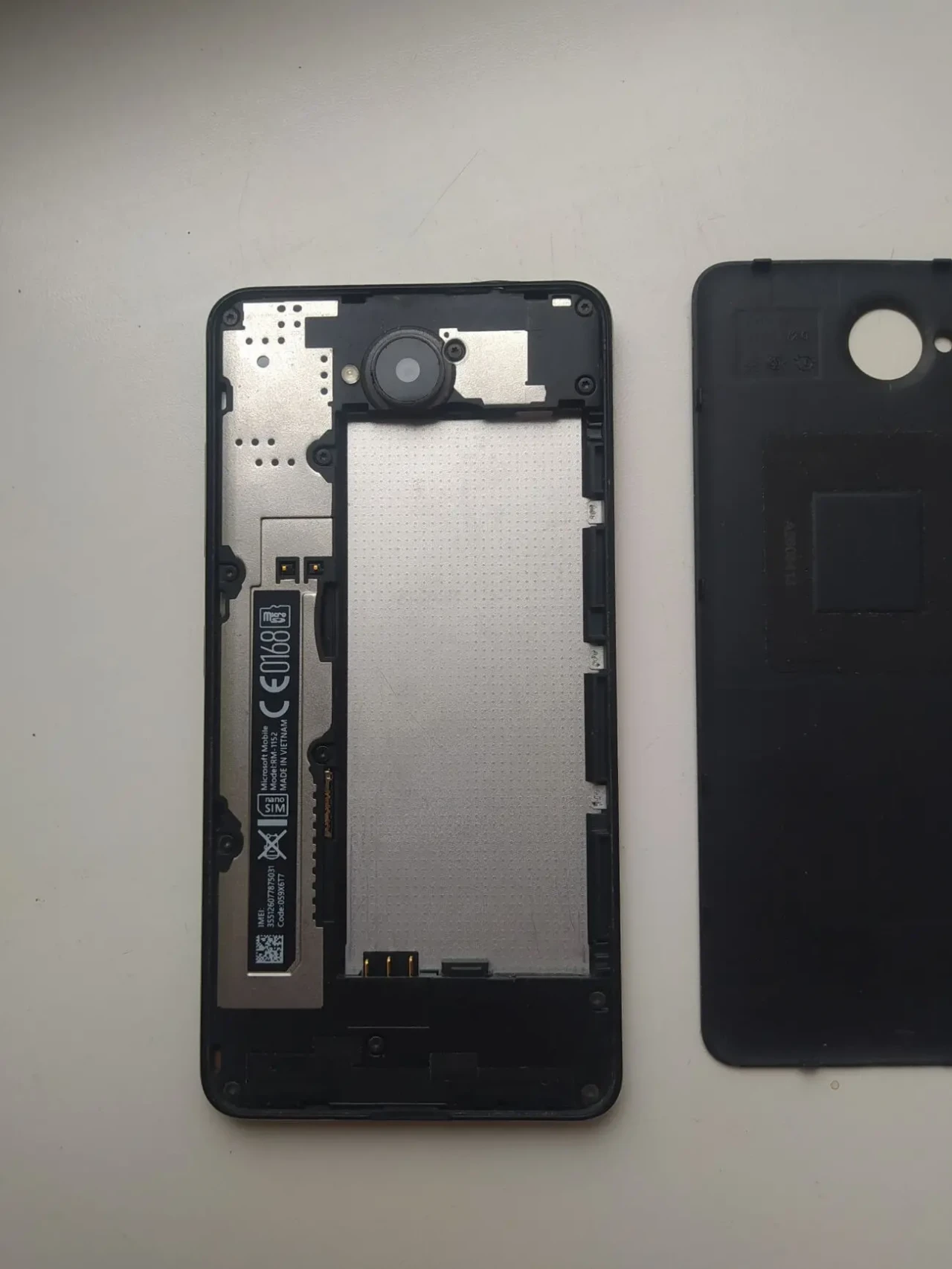 Microsoft Lumia 650XL 4