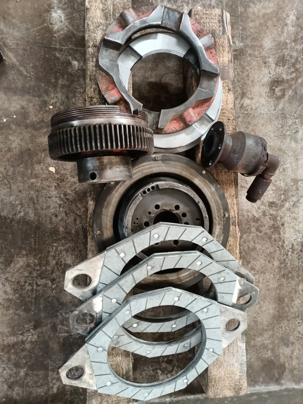 Продам запчастини від гільотини , ножі 540.16.60 5