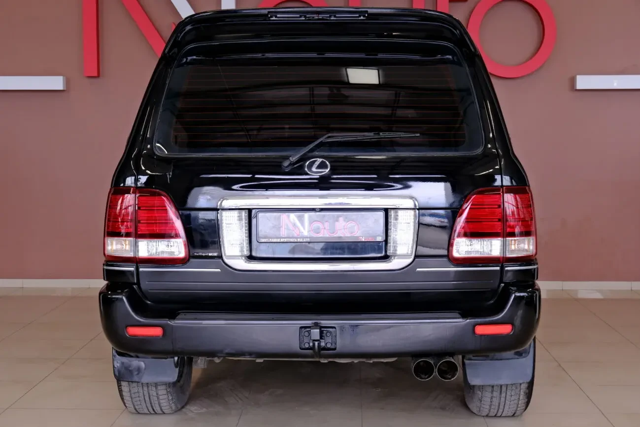 Lexus LX570 6