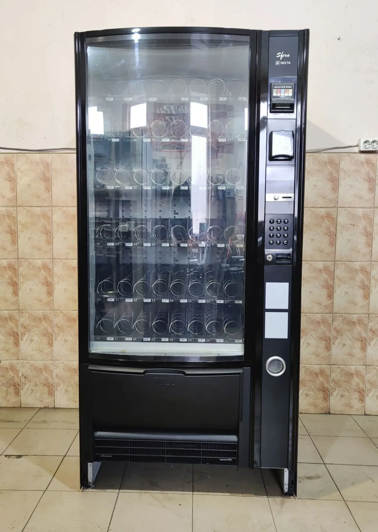 Снековий автомат Necta Sfera 4
