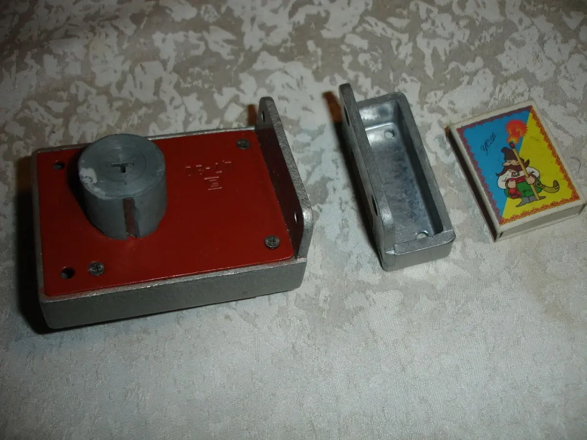 ЗАМОК накладний з фіксатором секретності ЗН1А.84. НОВИЙ. РЕТРО. 5