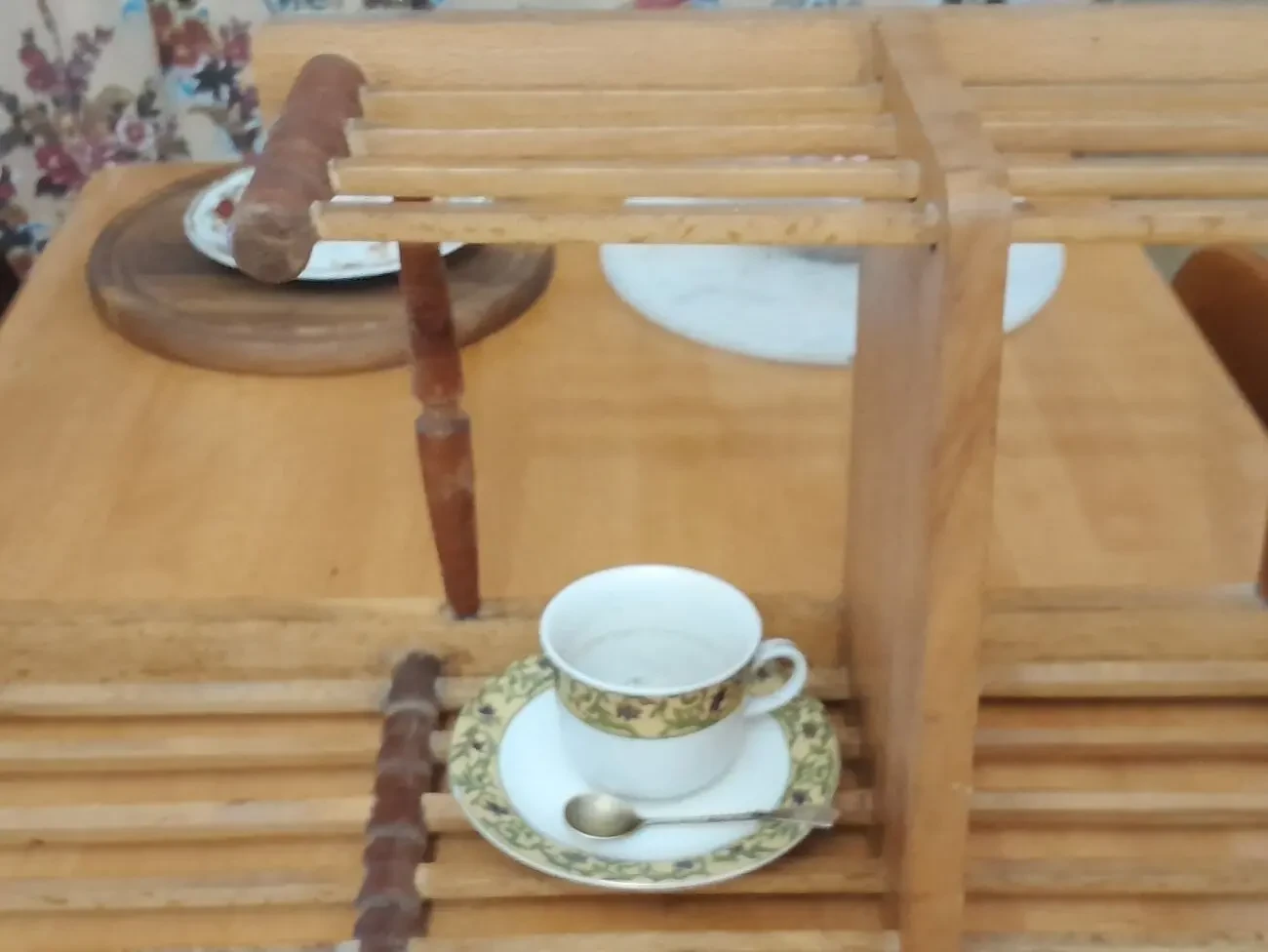 Изящная деревянная полка. Ретро 5