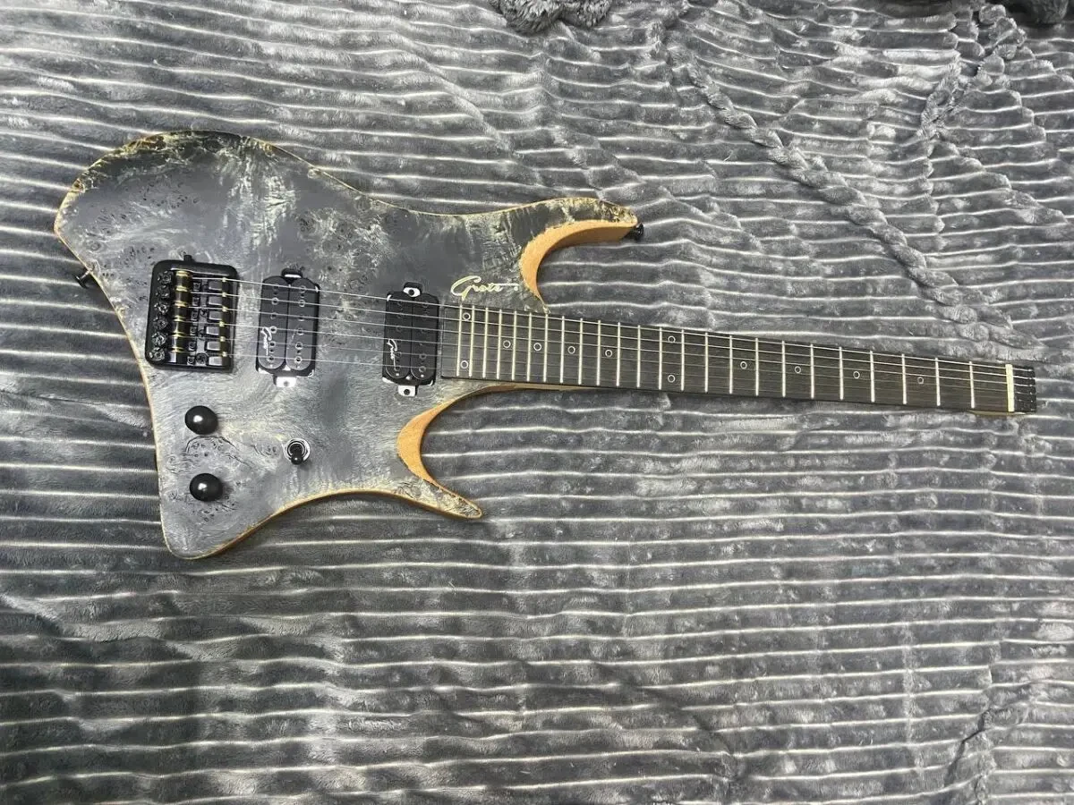 Безголова єлектрогітара 6 струн