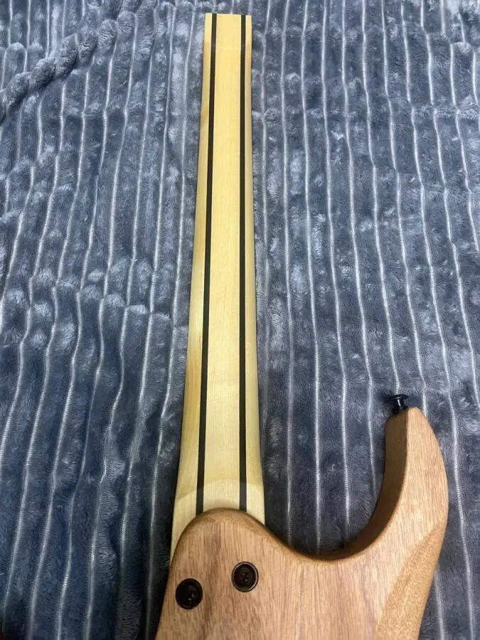 Безголова єлектрогітара 6 струн 7